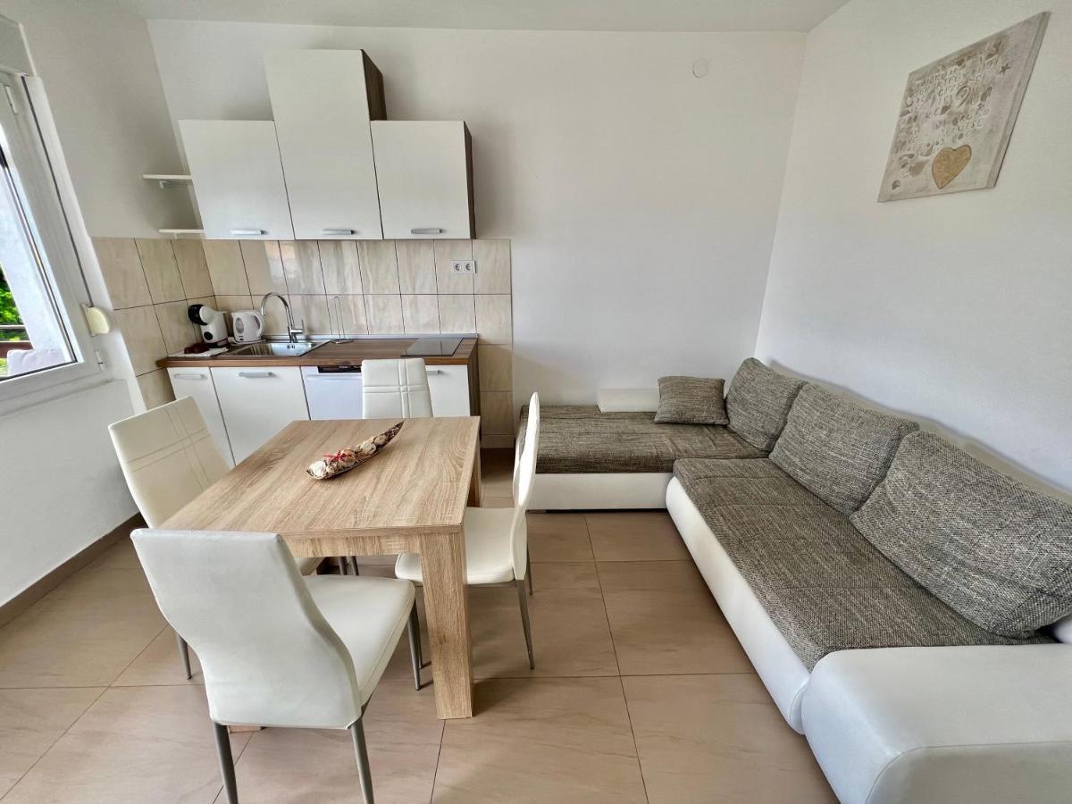 Apartman Velly ヤドラニヴォ エクステリア 写真
